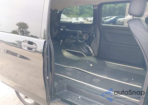 2018 Mercedes-Benz Metris из США, поврежденный, VIN WD4PG2EE0J3460906